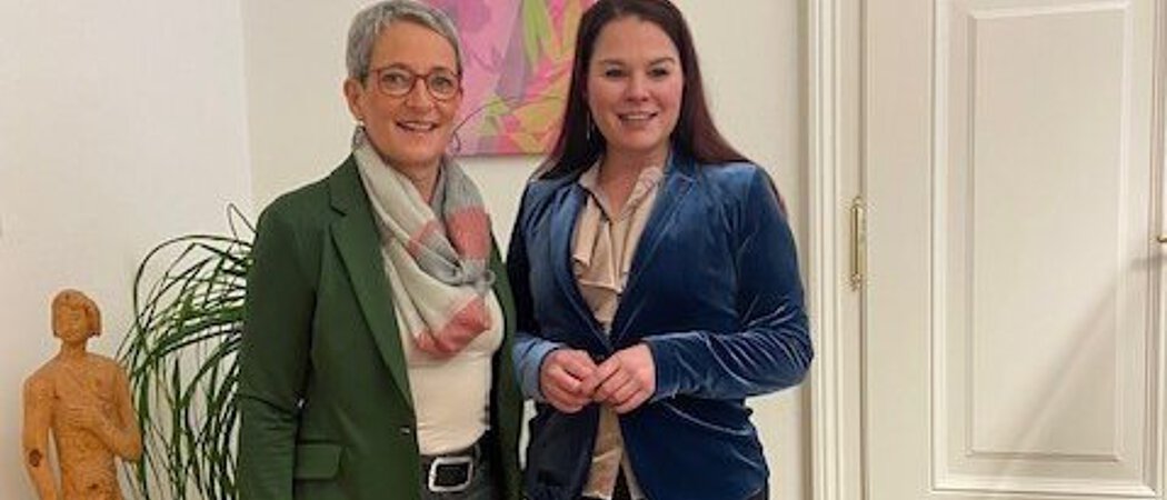 v.l.n.r.: Projektmanagerin Sabine Pesl von Business Upper Austria (BIZ-Up), GF Claudia Lehner Linhard