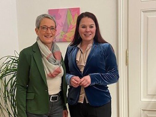 v.l.n.r.: Projektmanagerin Sabine Pesl von Business Upper Austria (BIZ-Up), GF Claudia Lehner Linhard